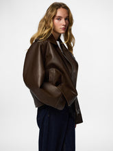 Ladda upp bild till gallerivisning, model_shot-creative
