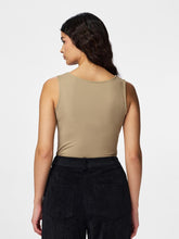 Ladda upp bild till gallerivisning, model_shot-creative
