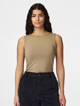 Ladda upp bild till gallerivisning, model_shot-front
