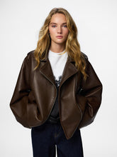 Ladda upp bild till gallerivisning, model_shot-front
